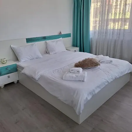 Quinet Apartament Apartment *