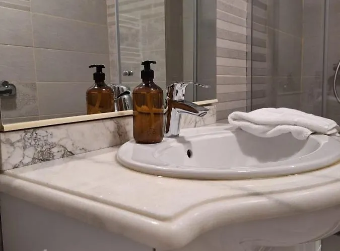 Апартаменти Quinet Apartament *